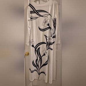 Elegant Floral Long Sleeve Dress - Black & White